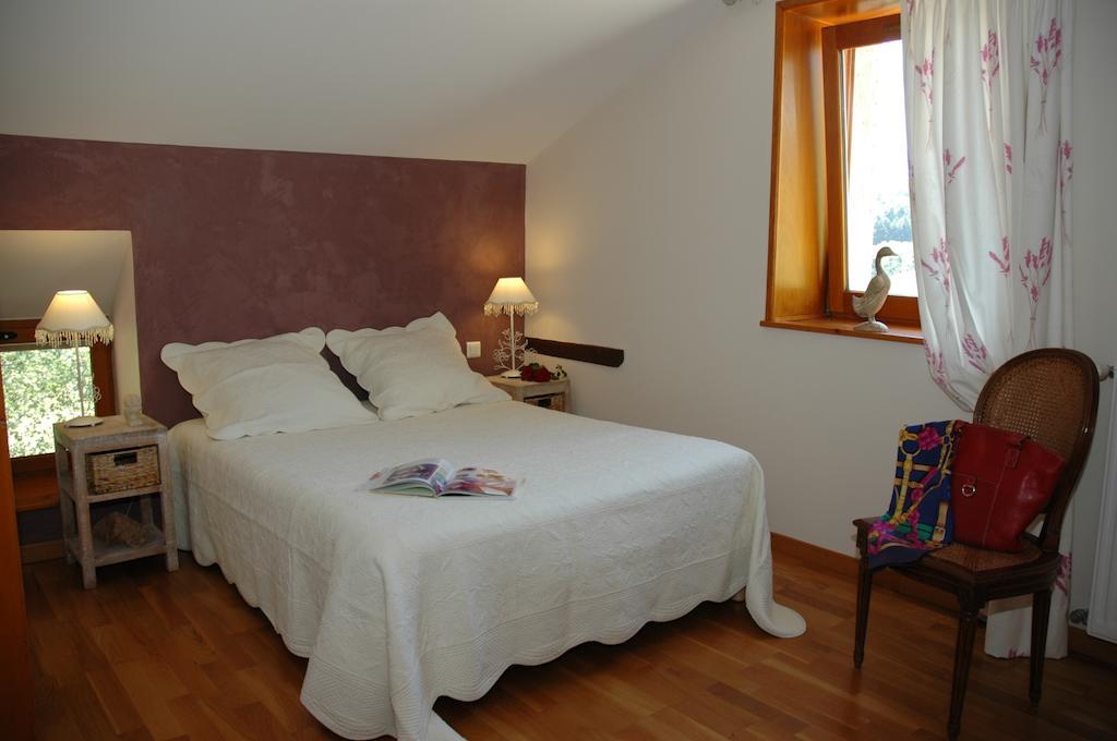 Bed and Breakfast La Croix De Saburin Quincié-en-Beaujolais Zimmer foto